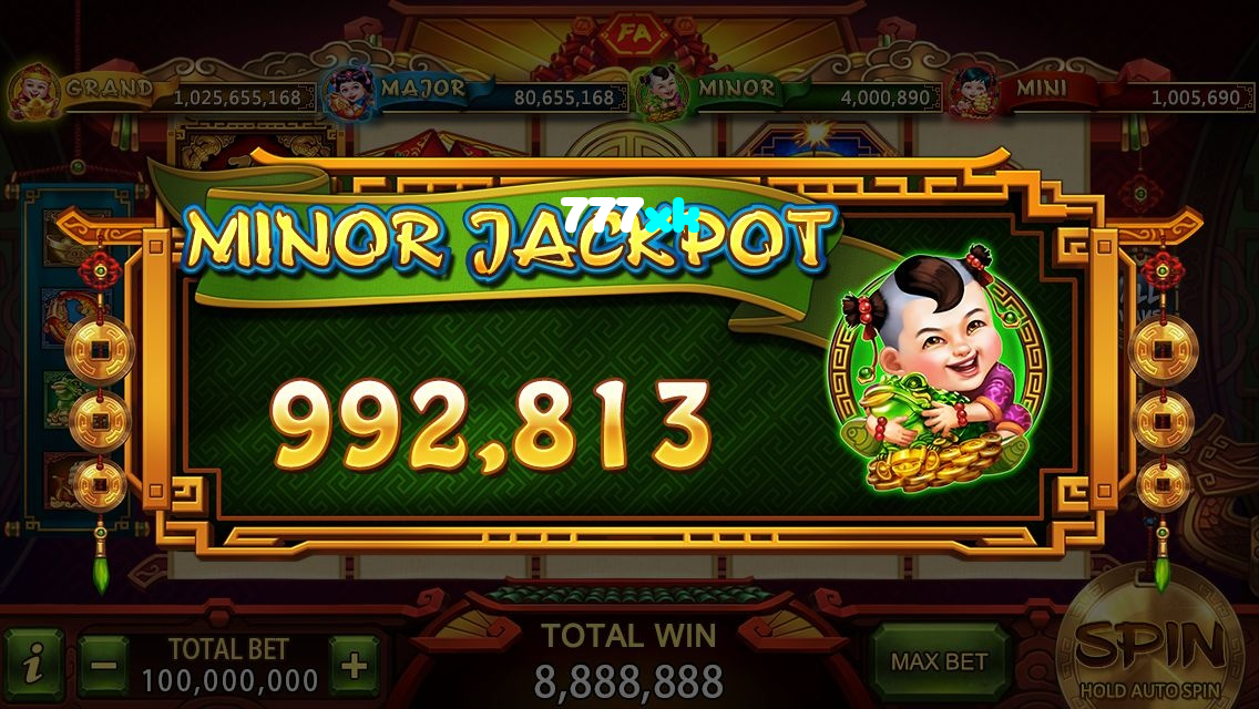 777xk casino presented on mobile device in Pakistan with slots and live games